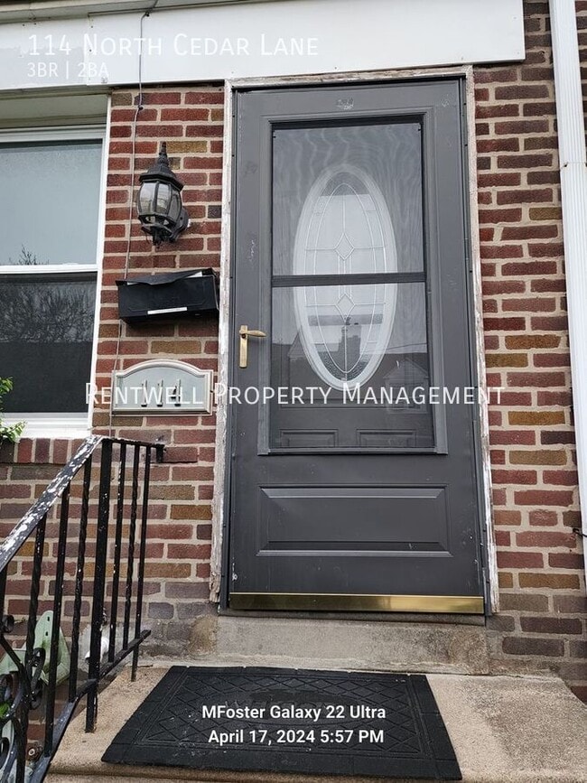 Photo - 114 N Cedar Ln