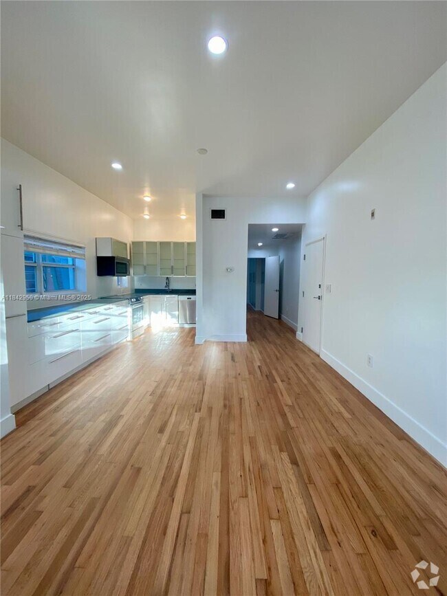 Building Photo - 929 Michigan Ave Unit 5 Rental