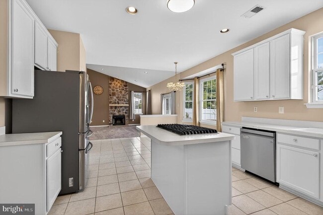 Photo - 2 Berwick Cir