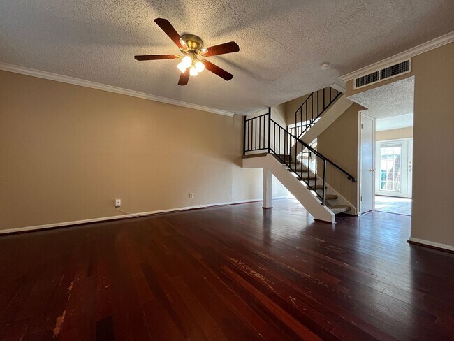 Photo - 3/1.5 Townhouse in Great location