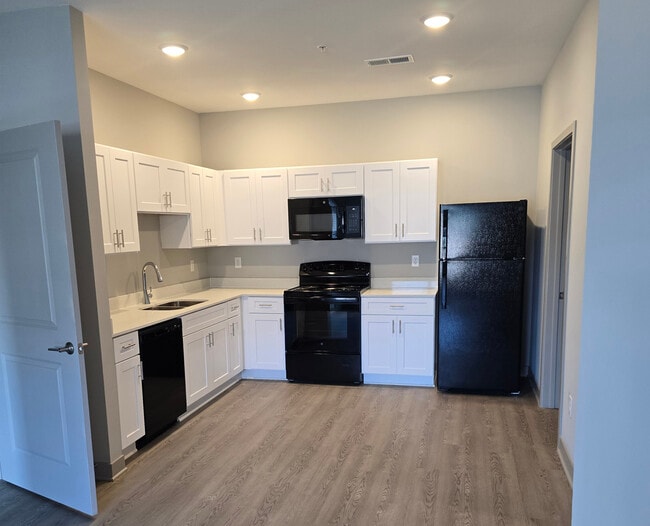 Kitchen - Cedar Grove Commons