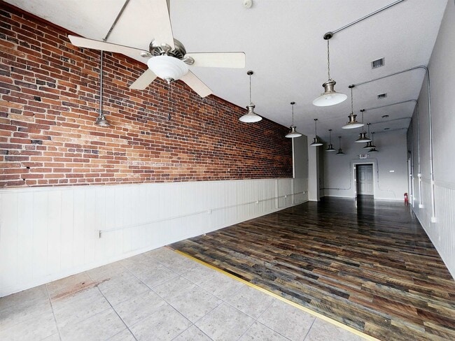 Photo - 111 1/2 E Green St