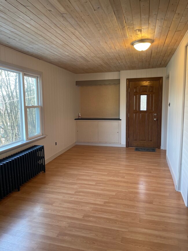 Building Photo - 106 Northwood Ave Rental