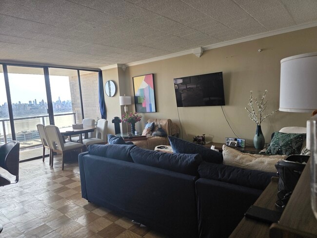 Photo - 9060 Palisade Ave