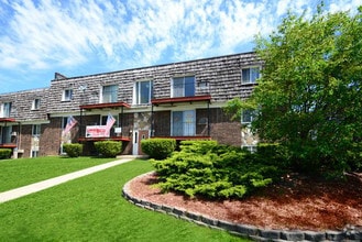 Photo - Crestview Manor