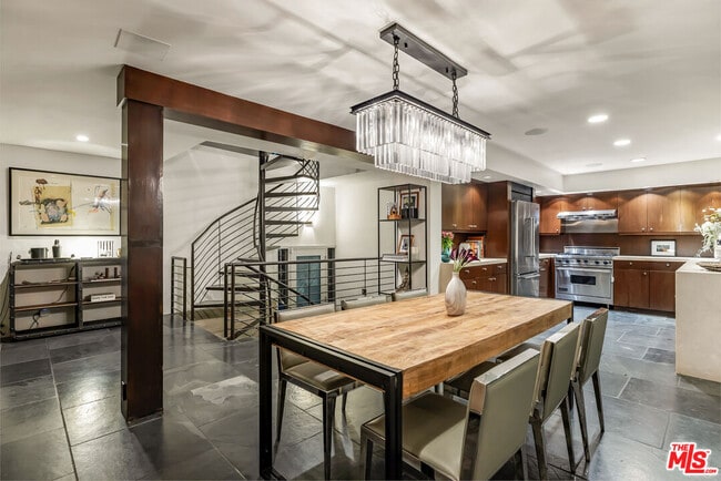 Photo - 1714 Sunset Plaza Dr