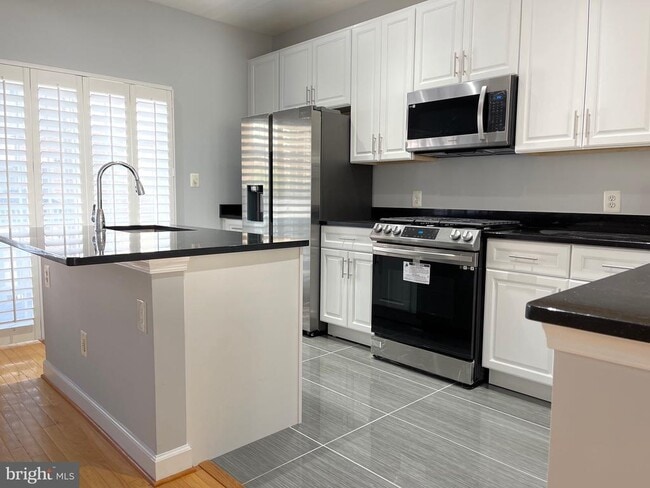 Photo - 680 9th St SW