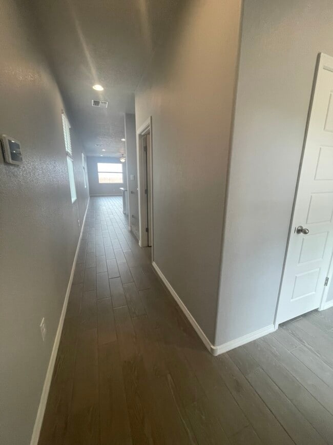 Photo - 4839 Blackburn Rd NE