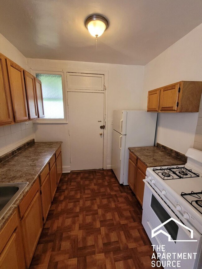 Photo - 4935 N Whipple St Unidad 3E