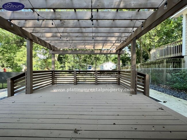 Photo - 982 Grant Terrace SE