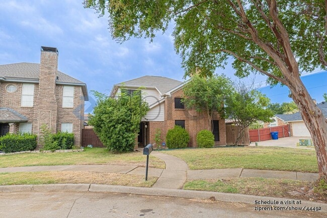 Building Photo - 1929 Pinecrest Dr Rental