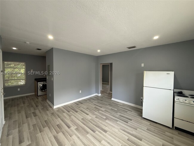 426 NE 77th Street Rd Unidad 4