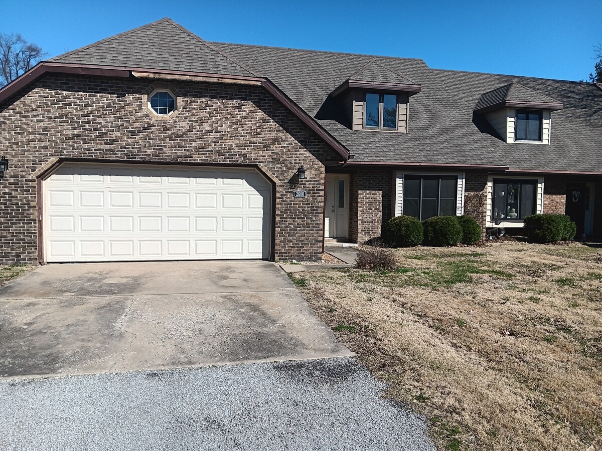 Photo - 2600 Fairway Dr