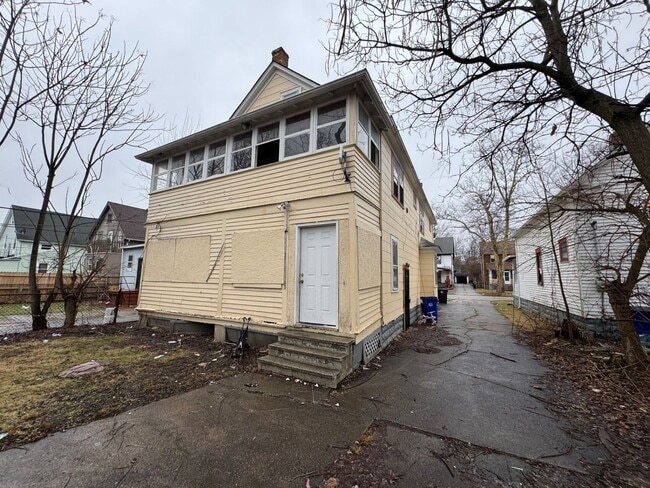 Photo - 12918 Ferris Ave Unit Up