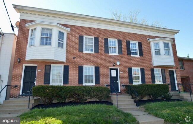 Building Photo - 109 S Bentz St Unit 4 Rental