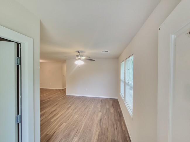 Photo - 3 bed 2 bath 2 car garage with fenced back yard.