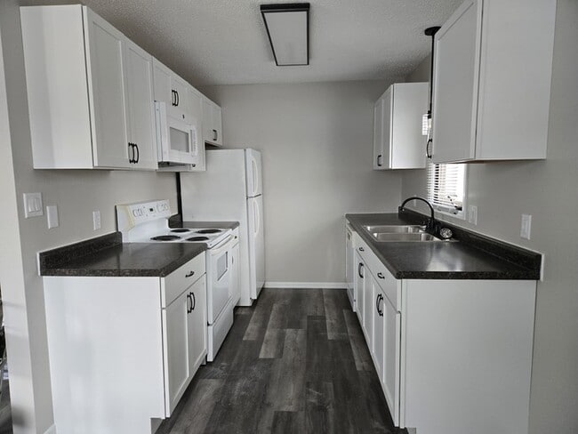 Photo - 700 Great Plains Ct