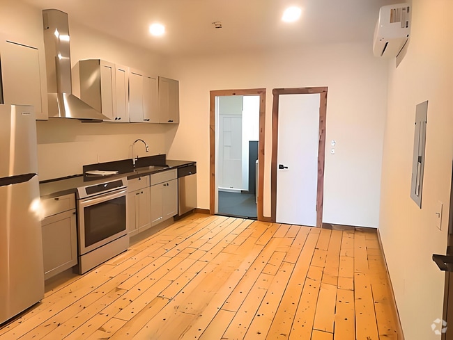 Building Photo - 257 3rd St Rental