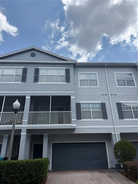 Building Photo - 2532 Grand Central Pkwy Unit 3