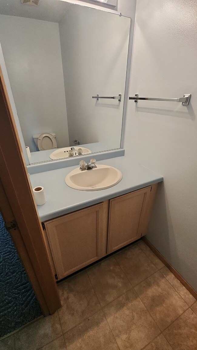 Photo - 2 Bedrooms, 1.5 Bathrooms with Attached Garage, Available Now! Unit 4