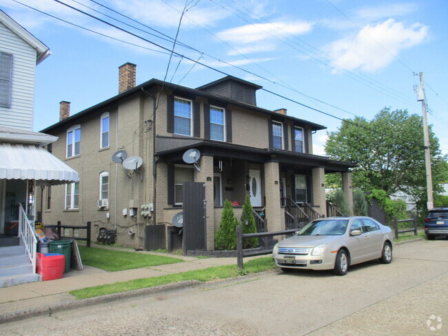 Building Photo - 323 Boyleston St Unit 2nd Floor Rental
