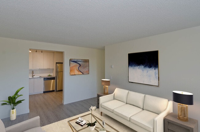 Building Photo - McKinnon Manor Apartments