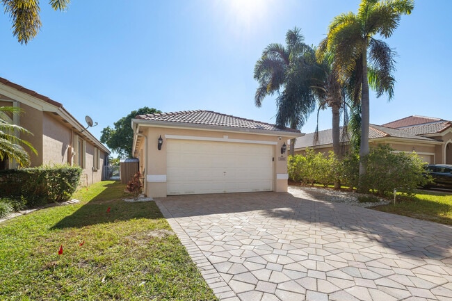 Photo - 3800 Woodfield Dr