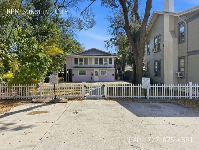 Building Photo - 1115 Highland St N Unit C