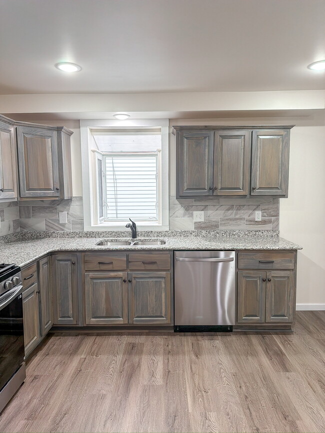 Photo - 613 Oakland Ave