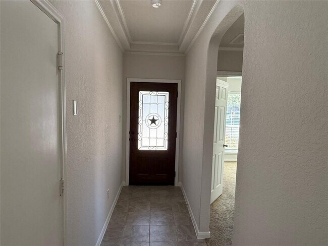 Photo - 206 Windridge Dr N