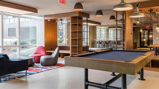 Photo - 4630 Center Blvd