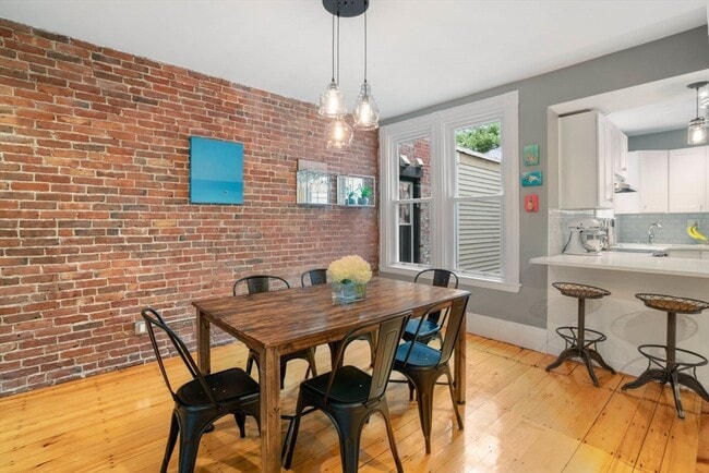 Photo - 30 Oak St Unit 2