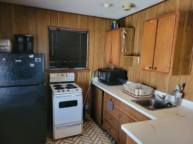 Photo - 221 Redbird Ln