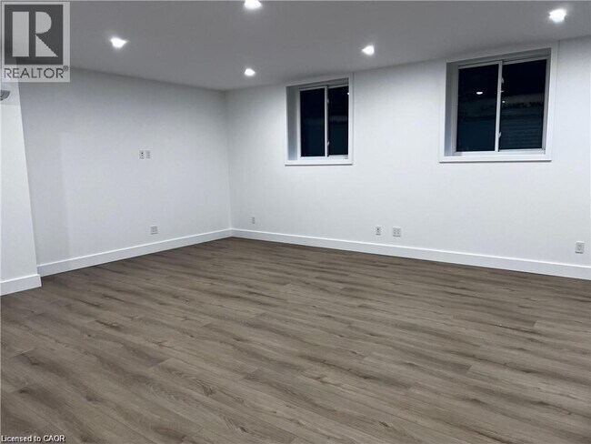 Photo - 5 Kastner St