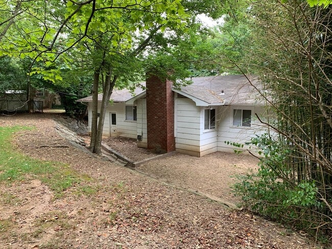 Photo - 912 W Clinton Dr