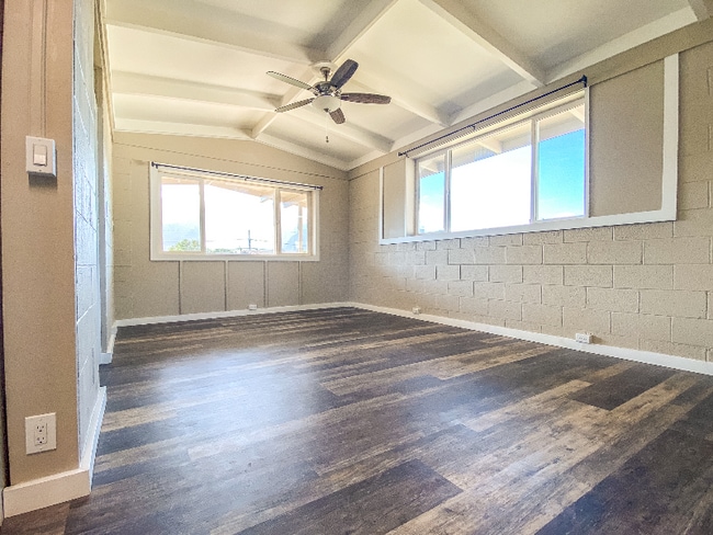 Photo - 385 Kahoolawe St