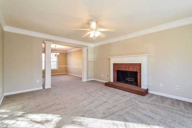 Photo - 208 Chesapeake Ln