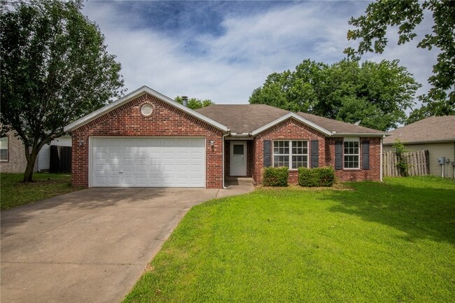 Building Photo - 902 SW Sandrock Rd