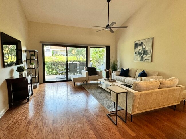 Photo - 166 Wimbledon Ct