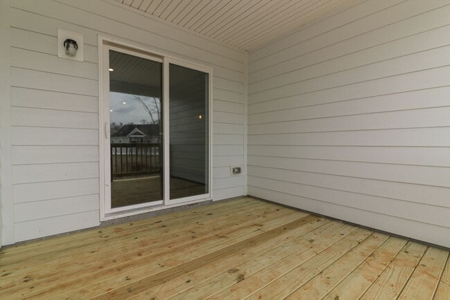 Photo - 132 Elegance Wy