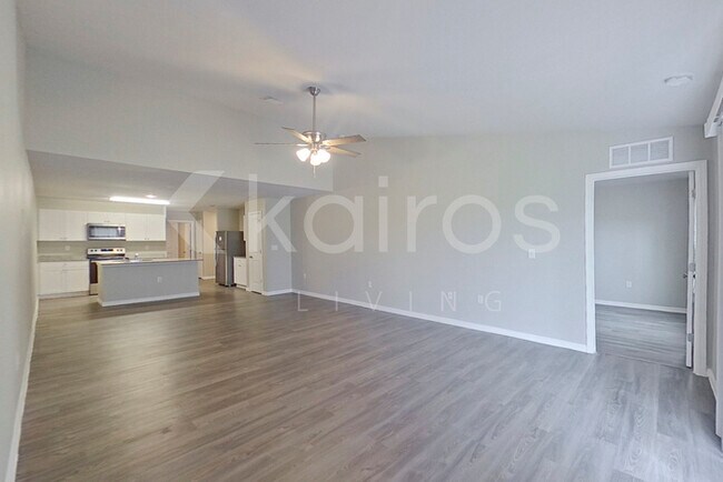 Photo - 18326 Gibraltar Ln