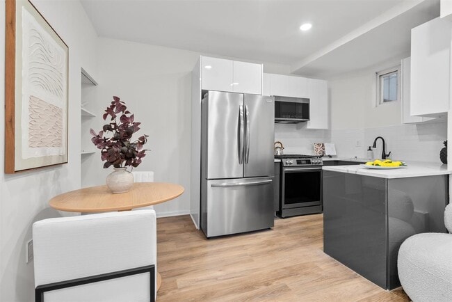 Photo - 407 Park Ave