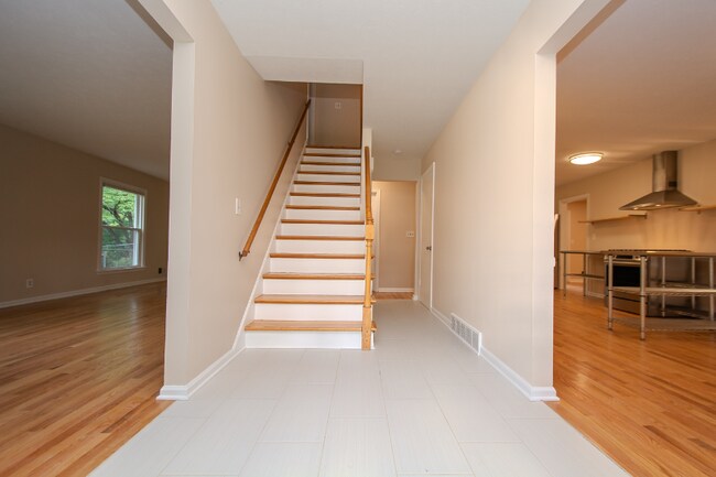 Photo - 1813 Crossgate Ln