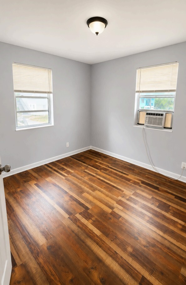 Photo - Palafox Gardens-RENT SPECIALS