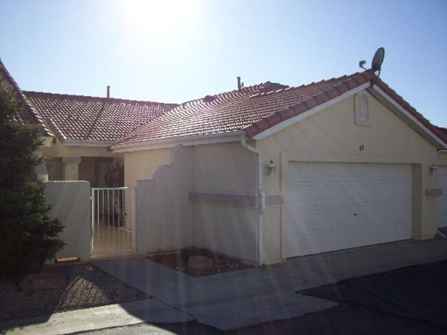 Building Photo - Cozy 2 Bed 2 Bath Rental