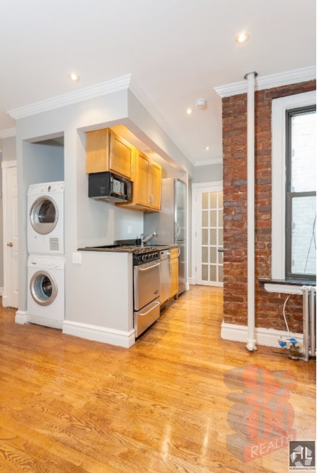 Building Photo - E 13TH ST. Unit 5F Rental