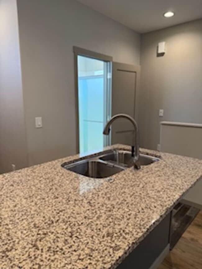 Photo - Midtown Cutie