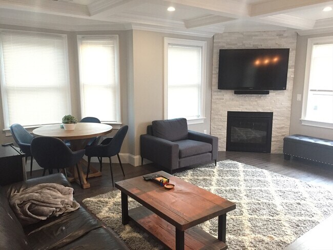 Photo - 14 Bradley St. Unidad 2