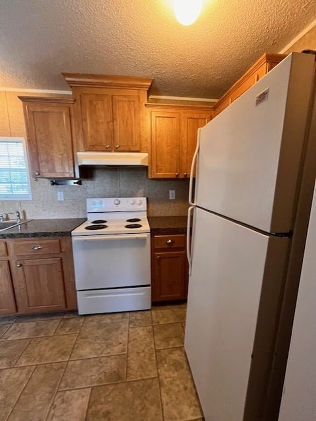 Photo - Country setting 2 bedroom home