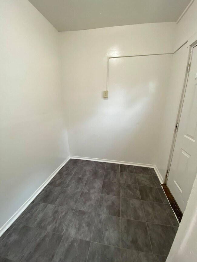 912 N 10th St Unit 3